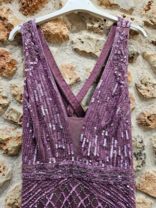 Vestido morado con lentejuelas
