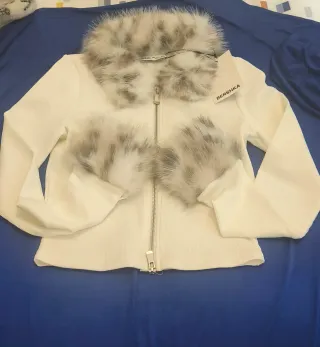 Bershka Chaquetilla M  con pelo