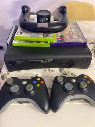 Xbox 360 120 GB con Kinect e giochi