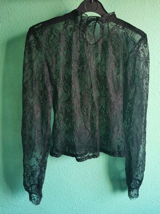 Blusa transparente encaje manga larga