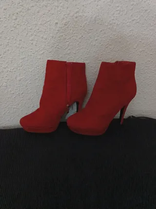 Botines rojos tacón 37