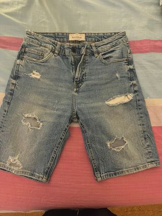 Pantalón vaquero Pull&Bear desgastado