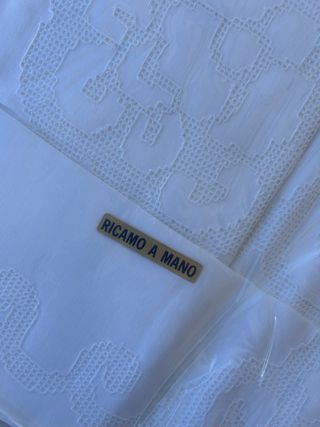 Lenzuola ricamate a mano Made in Italy puro lino