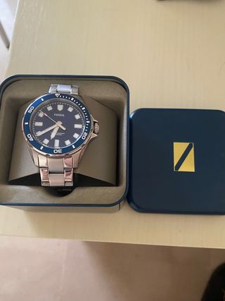 Reloj Fossil Azul y Plateado con Caja