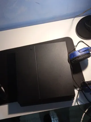 Console Sony PS4 + 2 controller + cuffie