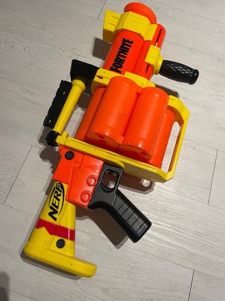 Brinquedo Fortnite Lançador Laranja e Amarelo