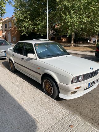 BMW E30. 325 I X