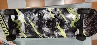 Skate Board Lobo Gráfico