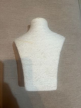 Dieci busti espositivi per collane