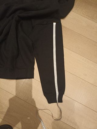 Sudadera con capucha negra