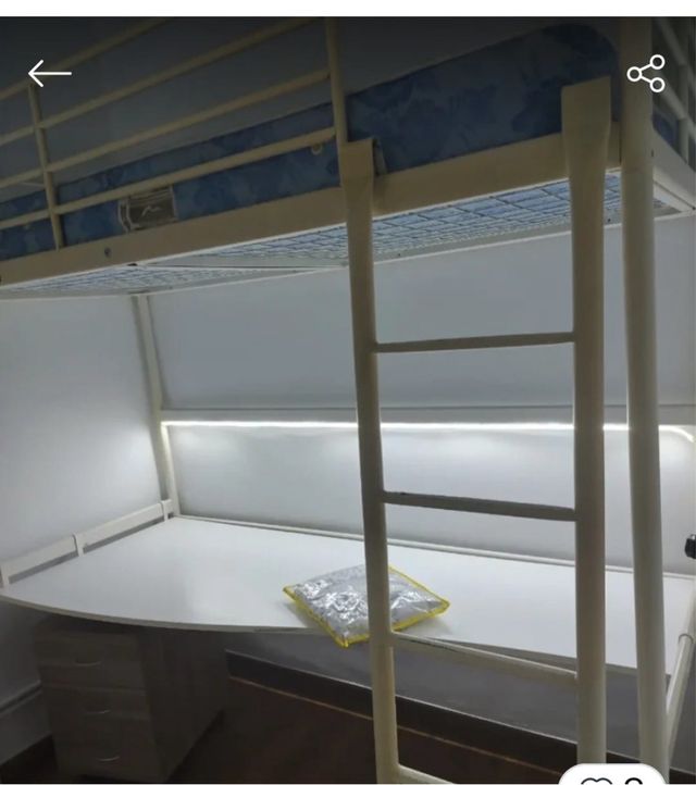 Litera con escritorio