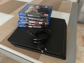 PS4 Slim (PlayStation 4) Black + 5 giochi