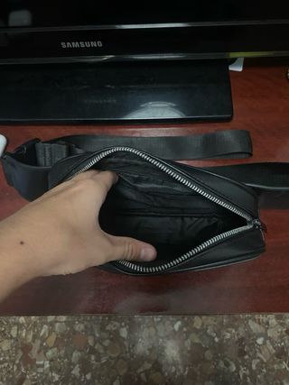 Riñonera Louis Vuitton Negra