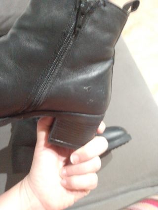 Botas negras  con cremallera
