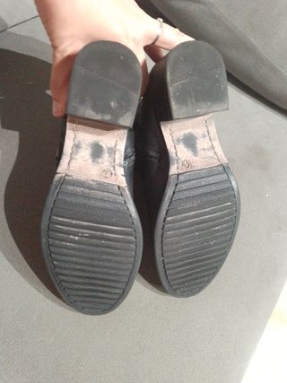 Botas negras  con cremallera