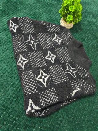 Jersey Cuello Alto Estampado Geométrico Negro