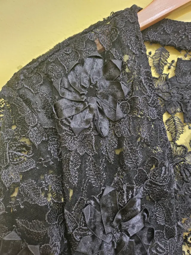 Torera encaje y raso negra