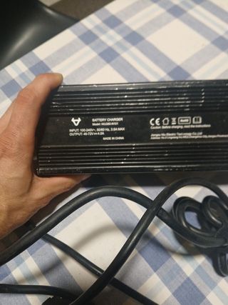 Cargador moto Niu 