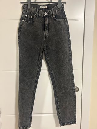 Pantalón vaquero Pull&Bear negro