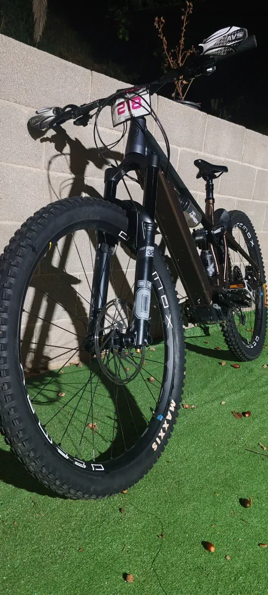 Bicicleta de montaña eléctrica