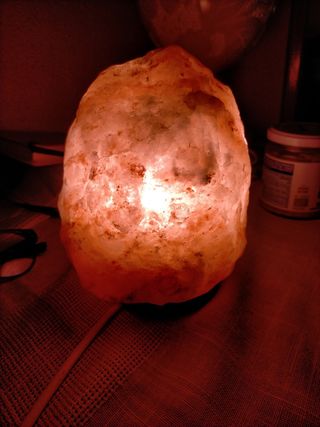 Lámpara de sal natural piedra naranja/rosa