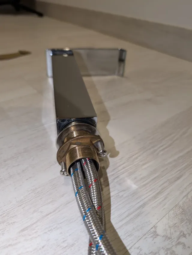 Grifo de baño moderno metal