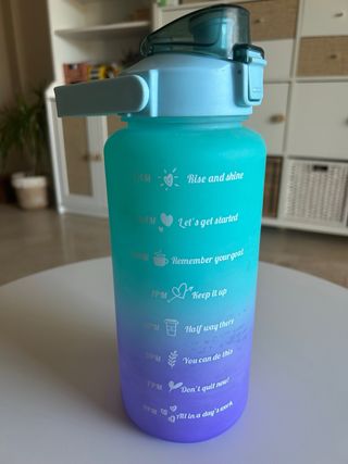 Botella de agua reutilizable 2L con pajita 