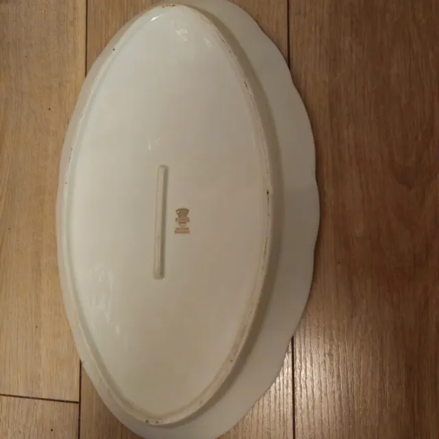 Bandejas de porcelana con borde dorado