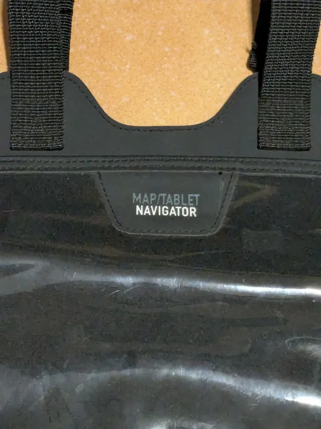 Porta mapas GIVI para bolsa sobre depósito