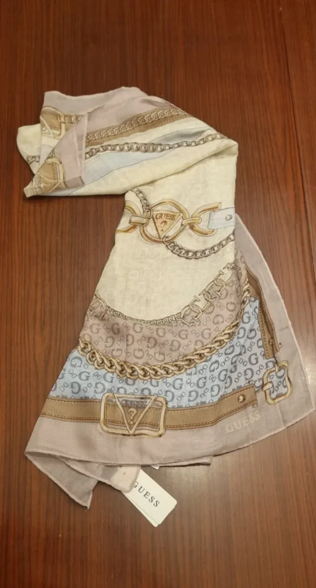 Sciarpa foulard Guess elegante beige e oro
