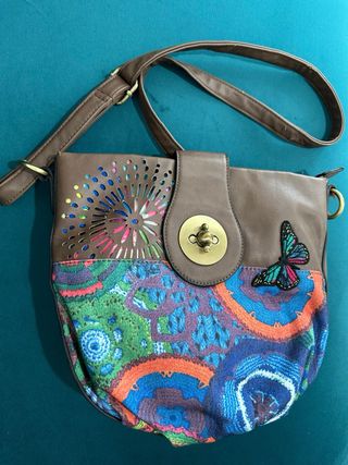 Bolso de mujer detalle mariposa