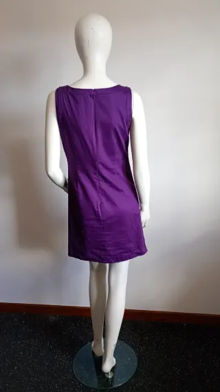 Vestido fiesta lentejuelas morado talla S.