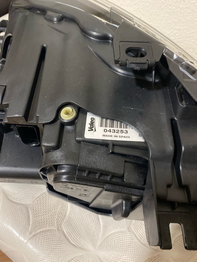 Faro Delantero Derecho Audi Q7 - NUEVO