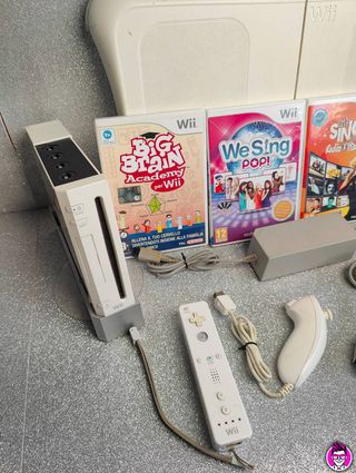 Nintendo Wii Console Bundle - Giochi e Accessori