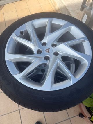 Llantas de aleación plateadas CUPRA 