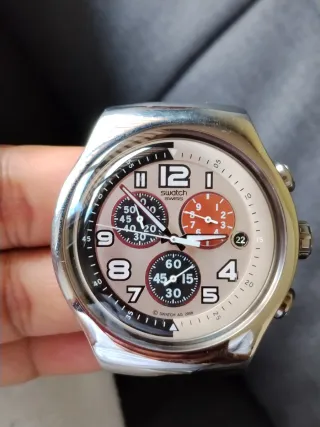 Reloj Swatch Cronógrafo Esfera rosa con blanco 