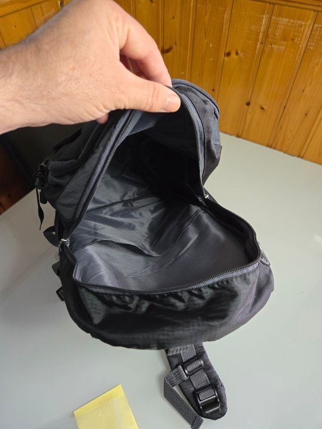 Mochila ALASKA 40L impermeable 15kg color negro