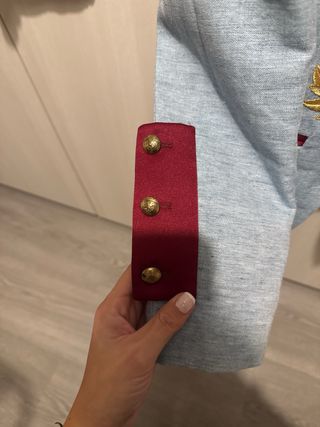 Americana militar Zara bordada dorada