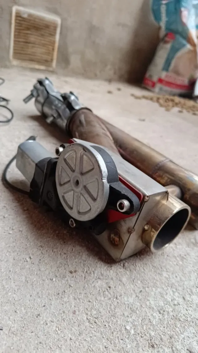 Valvola di scarico elettrica con controllo