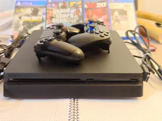 PS4 (Playstation 4) Black + 2 controller e 4 giochi 