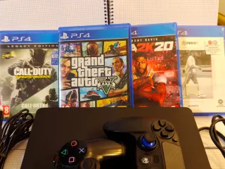 PS4 (Playstation 4) Black + 2 controller e 4 giochi 