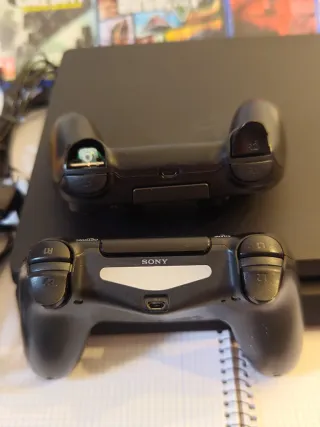 PS4 (Playstation 4) Black + 2 controller e 4 giochi 
