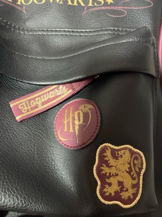 Mochila Harry Potter Hogwarts Negra Dorada