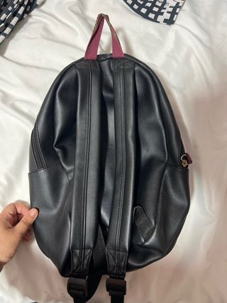 Mochila Harry Potter Hogwarts Negra Dorada
