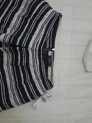 Falda de rayas blancas y negras talla 42