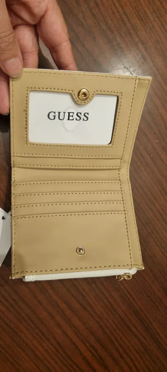 Portafoglio Guess piccolo bianco logo oro