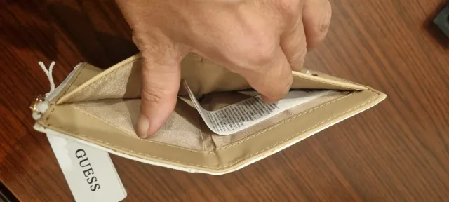 Portafoglio Guess piccolo bianco logo oro