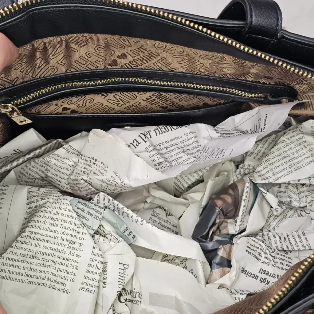 Borsa Love Moschino con frange e borchie