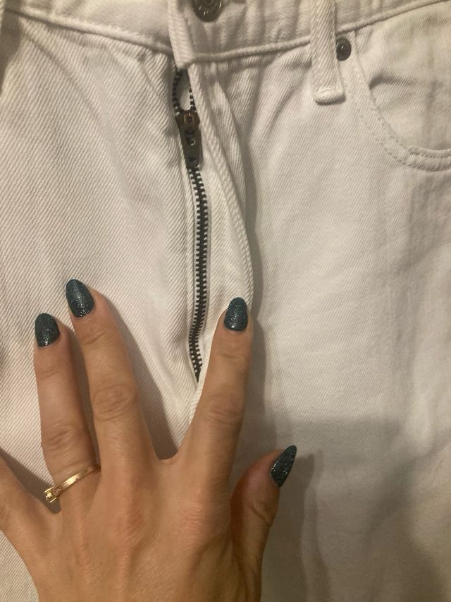 Pantalones vaqueros Uniqlo blancos rotos