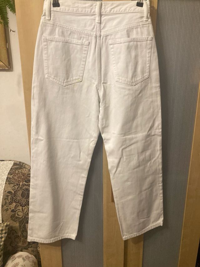 Pantalones vaqueros Uniqlo blancos rotos